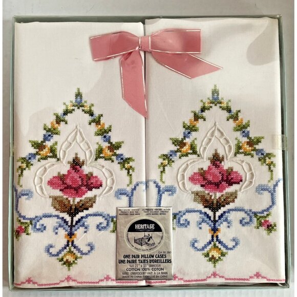 Vintage Heritage Embroidered Pillowcase Set Unused in Original Box 21 x 38" - Picture 2 of 5
